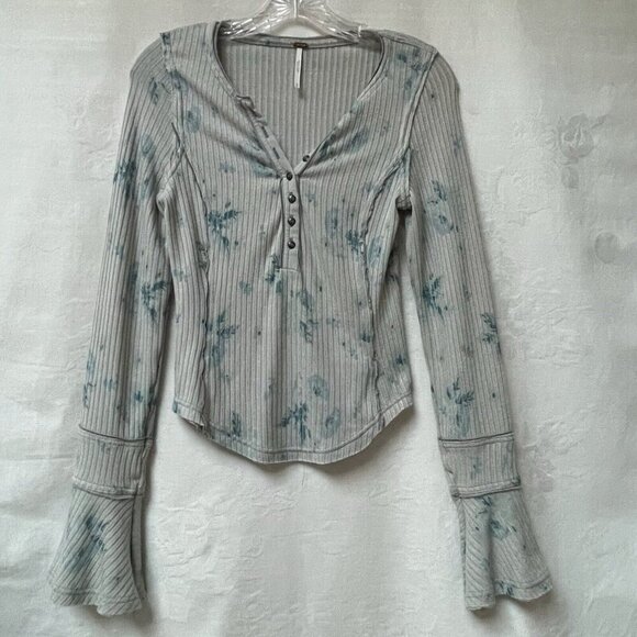 Free People Layer Me Henley Top Womens XS Buttoned Ribbed Bell Sleeves Fitted - Picture 1 of 10